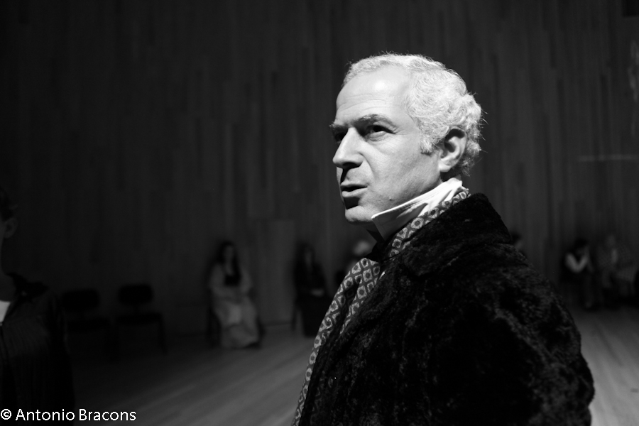 GrTeatroSantoAntonioEstoril-UmaSoPalavra-Roma-1-2015-FotAntonioBracons (3)