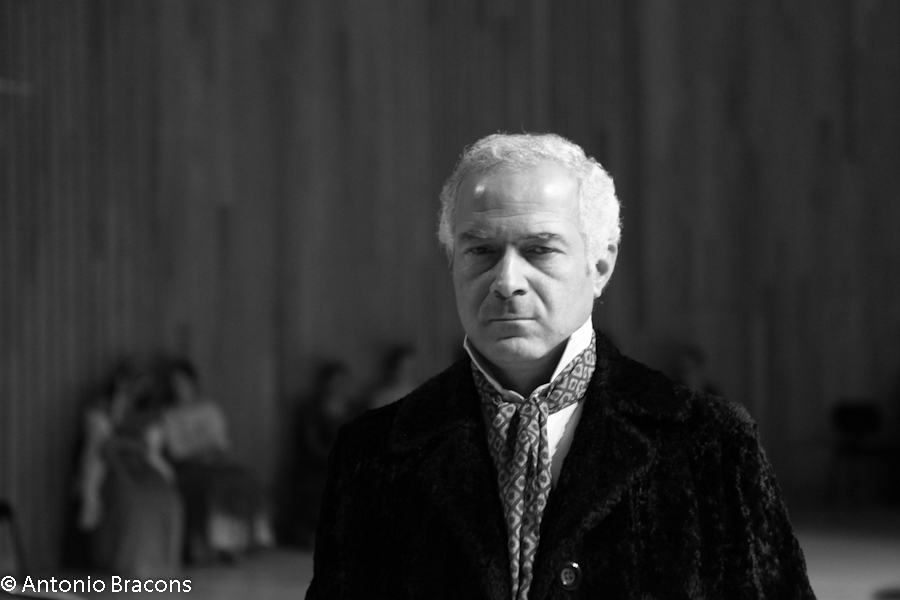 GrTeatroSantoAntonioEstoril-UmaSoPalavra-Roma-1-2015-FotAntonioBracons (9)