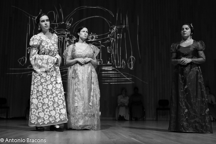 GrTeatroSantoAntonioEstoril-UmaSoPalavra-Roma-2-2015-FotAntonioBracons (1)