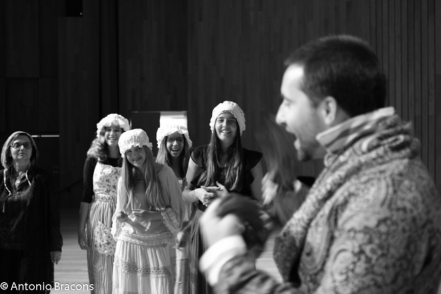 GrTeatroSantoAntonioEstoril-UmaSoPalavra-Roma-2-2015-FotAntonioBracons (11)