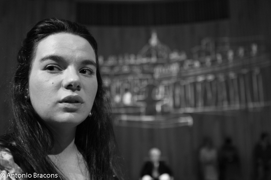 GrTeatroSantoAntonioEstoril-UmaSoPalavra-Roma-2-2015-FotAntonioBracons (8)