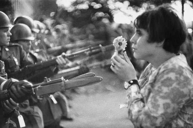 marc-riboud-washington-1967