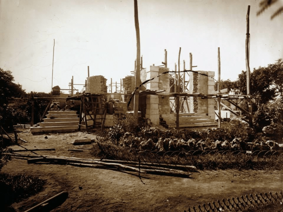 Fase inicial da construção da Casa-estudio de Carlos Relvas-Carlos Relvas,1872-73.png